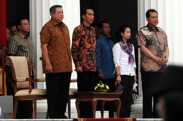 SBY dan Jokowi saat gladi bersih upacara penyambutan dan pelepasan Presiden, di Istana Merdeka, Minggu (19/10)