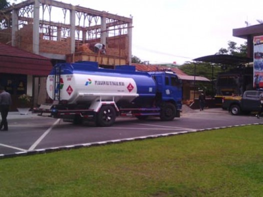 Truk PT Rajawali Tungggal Muda yang membawa BBM Subsidi ditangkap di Kuranji