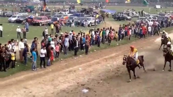 Hari Ini Lapangan Pacuan Kuda Kandih Sawahlunto Dipenuhi Anak Joki