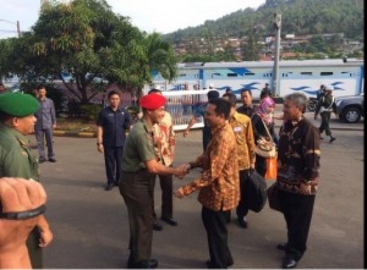 Suasana persiapan Presiden Jokowi di Pelabuhan Merak, Banten, Selasa (26/11) pagi