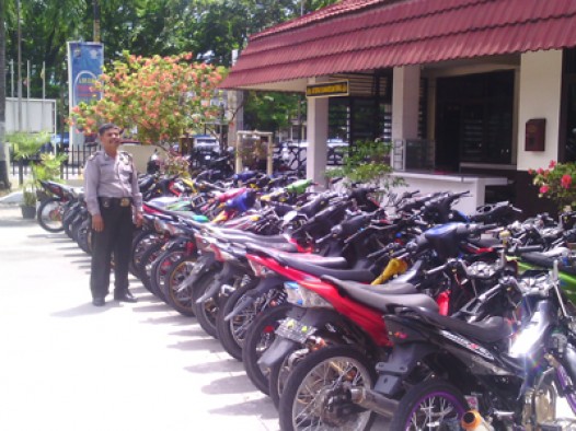 43 kendaraan sepeda motor diamankan di Mapolresta Padang Minggu (8/2),
