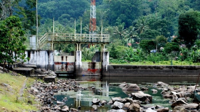 Debit ari Danau Maninjau menyusut