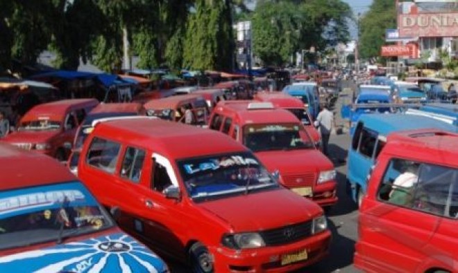 Di Kota Padang, tarif angkutan umum dinaikkan seenaknya, Pemerintah “basipakakâ€
