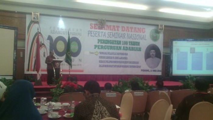 Seminar 100 Tahun Perguruan Adabiah