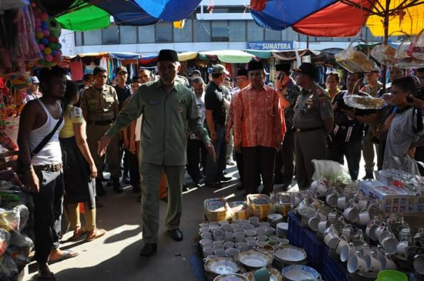 alikota Padang di tengah pasa pabukoan jelang pelantikan 