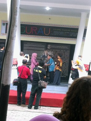 Pembukaan selubung patung Jend Sudirman, Sabtu (10/10)