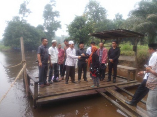 Pasangan calon bupati Pasbar kunjungi daerah terisolir