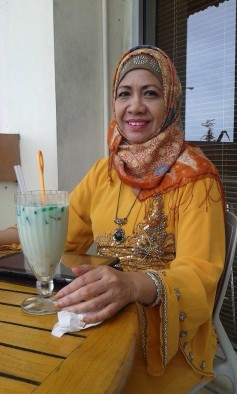  Sastri Bakry & Zubaidah Djohar   