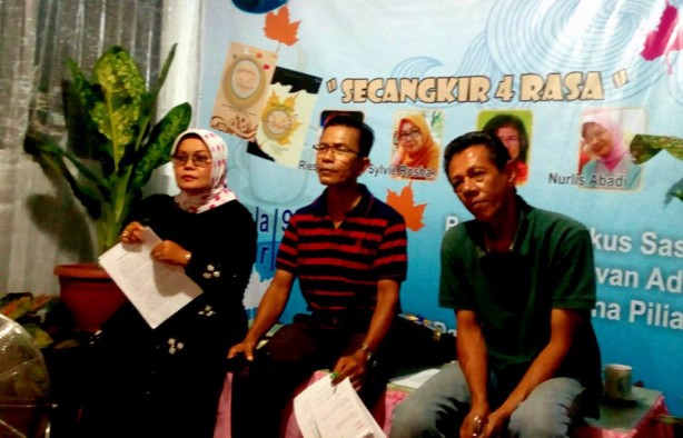 Diskusi dua buku kumpulan puisi penuh dinamika