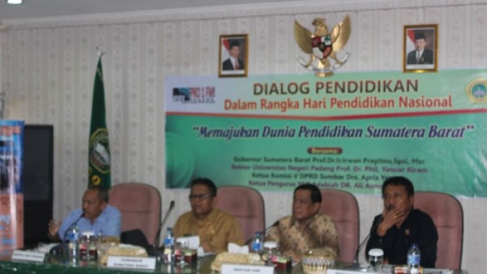Dialog pendidikan di Adabiah Padang.