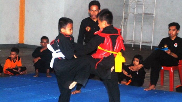 Perguruan Silat Tangan Mas, memperingati hari jadinya yang ke-19 dengan menggelar pertandingan antarsesama anggota perguruan