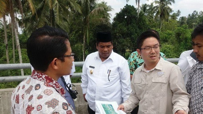 Wabup Suhatri Bur memaparkan keunggulan daerah kepada Investor