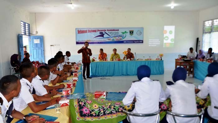Sosialisasi Sekolah Pantai di SMKN 3 Pariaman