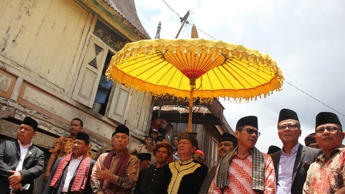 prosesi adat dan foto bersama (4)