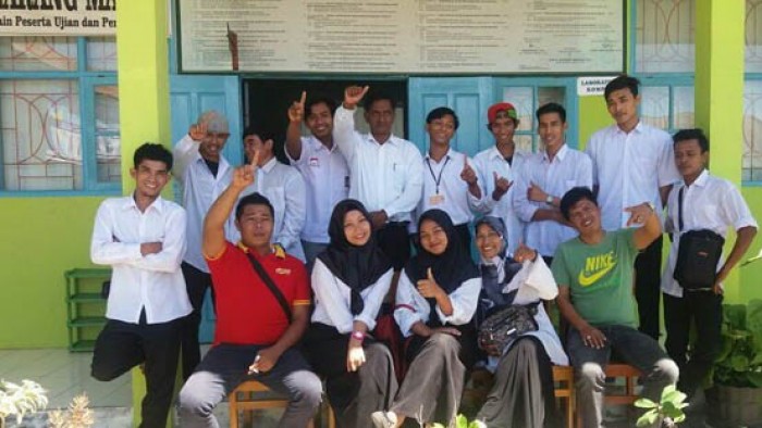 Minat warga yang putus sekolah untuk melanjutkan pendidikan pada PKBM Darul Ulum Gadut, Kecamatan  Tiloatang Kamang, Kabupaten Agam, cukup tinggi.
