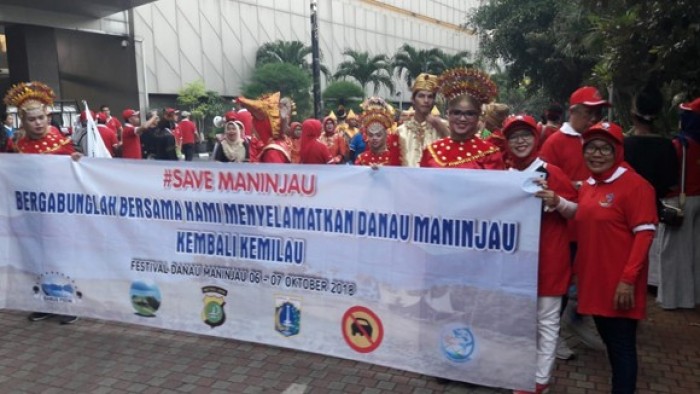 Parade 100 Tambua dan Tansa memukau warga yang hadir di arena Car Free Day Thamrin Bundaran HI. Parade Tambua dan Tansa ini adalah awal dari helat besar Festival Danau Maninjau yang puncaknya digelar 6-7 Oktober 2018. IST