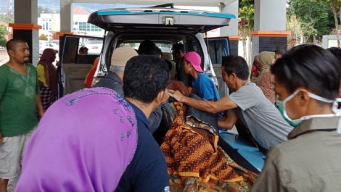 Dampak gempa bumi di Solok, meninggak 1 orang dua rumah terbakar (https://patronnews.co.id) 
