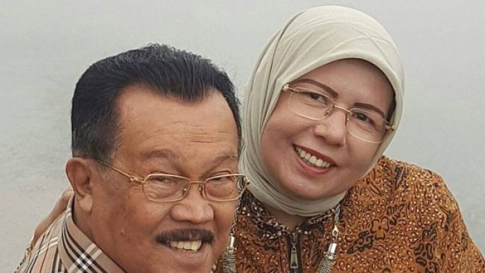 Marlis Rahman bersama istri