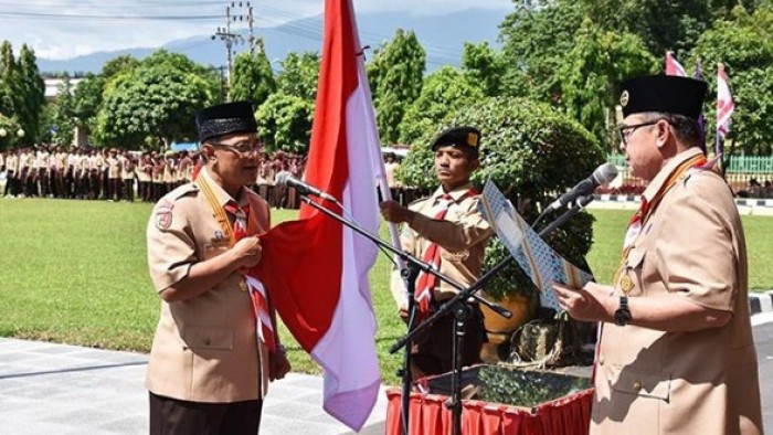 Ketua Kwartir Daerah 03 Gerakan Pramuka Provinsi Sumatera Barat, Nasrul Abit, Senin (27/8/2018), melantik Bupati Agam H. Indra Catri Dt. Malako Nan Putiah sebagai Ketua Majelis Pembimbing Cabang (Kamabicab) Gerakan Pramuka Kabupaten Agam, periode 2018-2023, di halaman kantor Bupati Agam