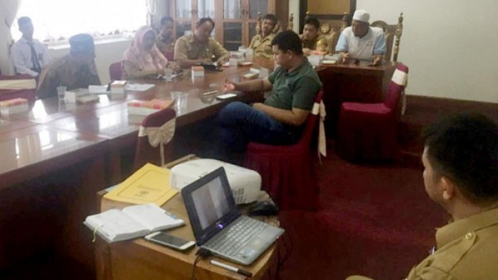 Focus Group Discusion (FGD) Penyusunan Standarisasi Penyelenggaraan dan Pengelolaan Bangunan Hijau di Kota Pariaman, yang diadakan oleh Dinas Pekerjaan Umum dan Penataan Ruang (PUPR) Kota Pariaman, di ruang rapat Wakil Wali Kota Pariaman, Selasa (28/8/2018).