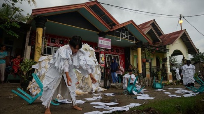 Pertunjukan lakon 