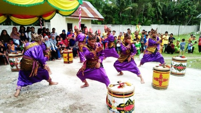 Festival Tambua Tansa Nagari Garagahan, Kecamatan Lubuk Basung, Kabupaten Agam, berlangsung meriah. Lima belas group tambua tansa, Minggu, (2/9/2018) ikut berpartisipasi.