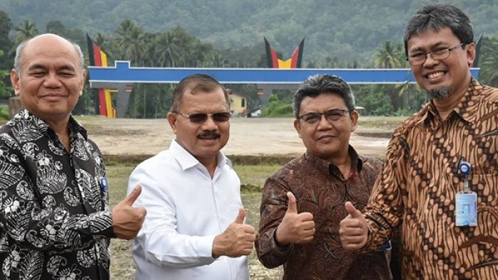 Sekretaris Utama (Sestama) BPKP RI, Dadang Kurnia ketika dijamu Bupati Padang Pariaman Ali Mukhni di ruang kerjanya, Sabtu (15/9/2018).