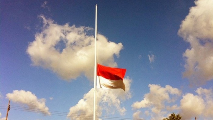 Pemasangan bendera setengah tiang dalam peringatan-G 30 S-PKI
