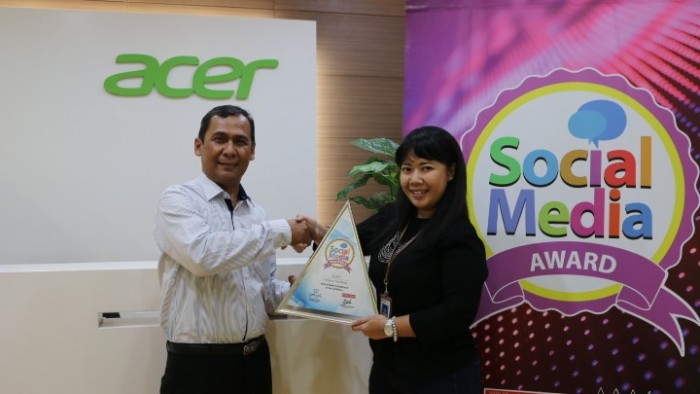 Anang Ghozali & Anandita Puspitasari Acer Indonesia - Social Media Award