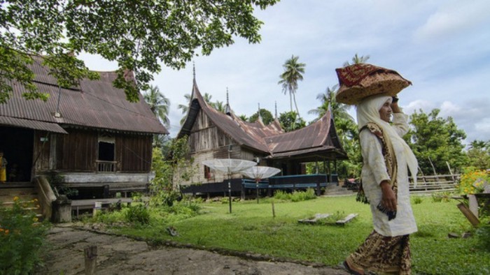 Kampung Tadisi Minangkabau di Padang Ranah lokasi diadakannya Alek Nagari Sijunjuang (Foto Internet)