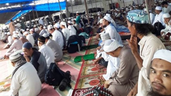 Lebih  kurang 35 ribu jamaah tabligh dari tiga provinsi berkumpul mengikuti Ijtima' Islam di Padang. Ijtima’ Islam ini dilaksanakan sejak Minggu (9/12/2018) hingga Selasa (12/12/2018) di kawasan PT. Sumatex Subur, Bandar Buat, Lubuk Kilangan, Padang, Sumatera Barat. 