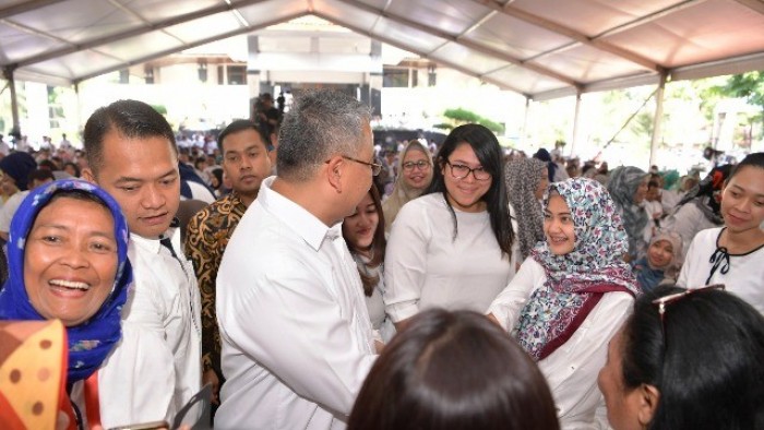 Menteri Desa, PDT, dan Transmigrasi, Eko Putro Sandjojo, memberikan arahan dalam acara silaturahmi antara Menteri Desa, Pembangunan Daerah Tertinggal, dan Transmigrasi bersilaturahmi dengan seluruh pegawai Kementerian, di kantor Kalibata, Selasa (8/1/2019)