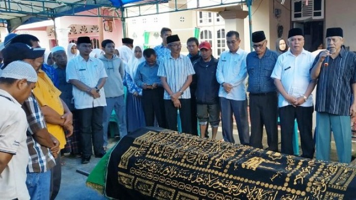 Jenazah almarhum Badrial