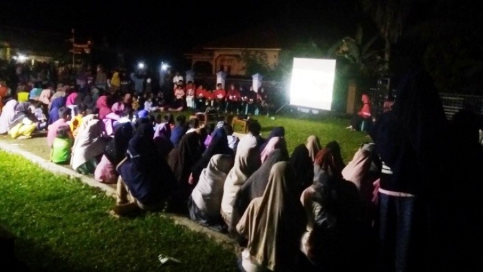 Pemutaran perdana film Lupo-lupo Ingek dilaksanakan dalam perayaan Hari Film Nasional di Monumen Hari Jadi Kabupaten Sijunjung, Nagari Tanjung Bonei Aur Selatan, Sabtu malam (30/3/2019).