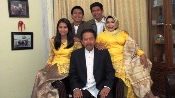 Wiztian Yutri bersama dengan istri dan anak-anak
