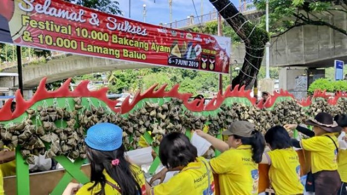 Festival Bakcang dan Lamang Baluo di Padang harmoni dan akulturasi Minangkabau dan Tionghoa pecahkan MURI