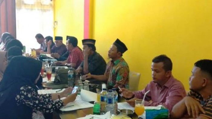 Nagari Tiku V Jorong, Kecamatan Tanjung Mutiara dan Nagari Bawan, Kecamatan Ampek Nagari, Agam, mengancam akan menggelar aksi demo besar -besaran