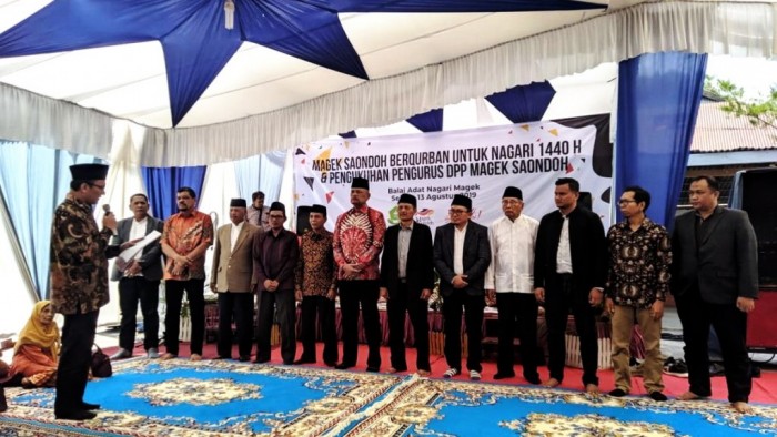 Wakil Bupati Agam, Trinda Farhan Satria Dt. Tumangguang Putiah, Selasa (13/82019), mengukuhkan Pengurus Dewan Pimpinan Pusat (DPP) Magek Saondoh periode 2019-2024