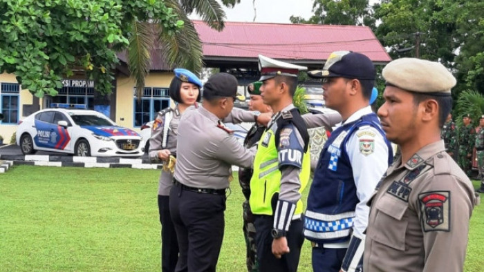 Polres Sijunjung gelar apel pasukan Operasi Lilin 2019 di Mapolres Sijunjung, Kamis (19/12/2019).