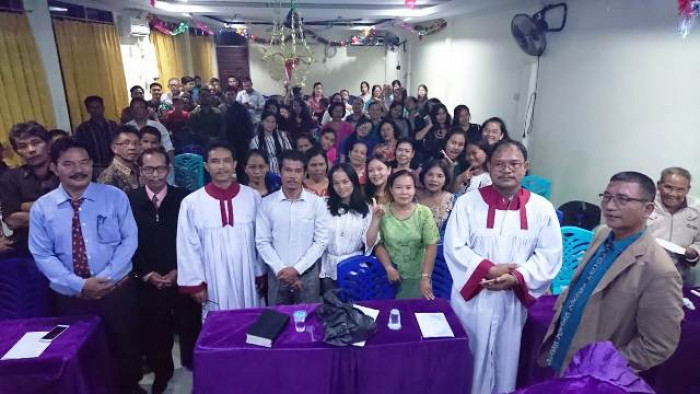 Sekitar 150 jemaat Huria Kristen Batak Protestan (HKBP) rayakan ibadah Natal di Jorong Sungai Tambang 1, Nagari Kunangan Parit Rantang (Kunpar), Kecamatan Kamang Baru, Kabupaten Sijunjung, Sumatra Barat, Rabu (25/12/2019)