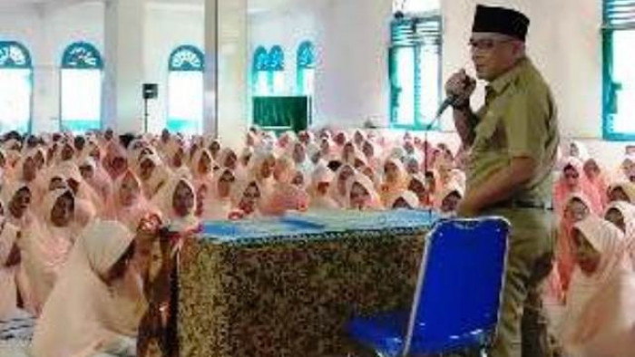 wiridRatusan jemaah wirid Yasin se-Kabupaten Pasaman Barat melakukan pertemuan di Jorong Bandar, Kecamatan Gunung Tuleh, Pasaman  Barat, Selasa, (28/1/2020). 