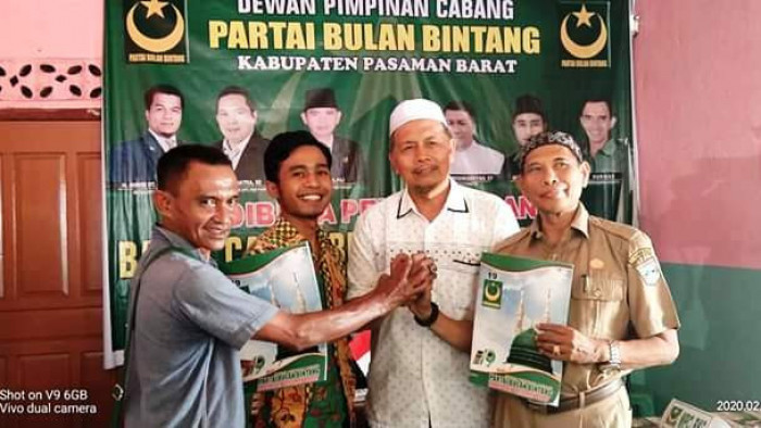 Balon Bupati Hamsuardi-Syahnan Serahkan Surat Berpasangan ...