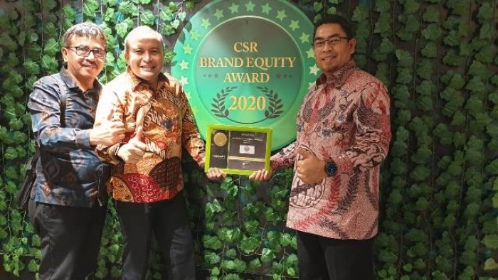 PT Semen Padang meraih penghargaan
