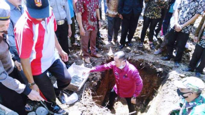 Hal senada disampaikan Anggota DPRD Agam yang juga tokoh masyarakat setempat, Erdinal. Ia berharap peran aktif dan dukungan seluruh elemen masyarakat akan sangat menentukan berpacunya kemajuan Kecamatan Malalak.