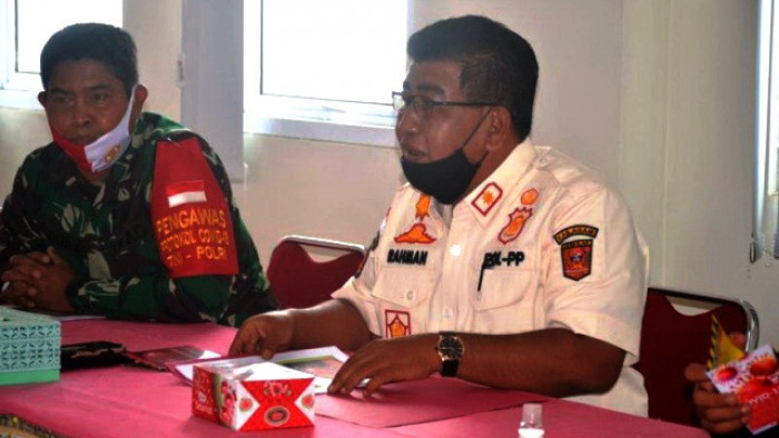 Asisten I Sekab Agam, Rahman, SIP, MM mengingatkan masyarakat tentang pentingnya menerapkan protokol kesehatan (Prokes), untuk memutus mata rantai penularan dan penyebaran Covid-19.