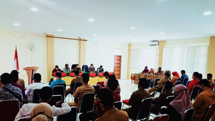 Kecamatan Lubuk Basung memiliki 57.932 pemilih, berdasarkan Daftar pemilih Tetap (DPT), ungkap Camat Lubuk Basung, Harmezi, ketika membuka rapat koordinasi menghadapi Pilkada, Selasa (1/12/2020), di aula kantor Camat Lubuk Basung.