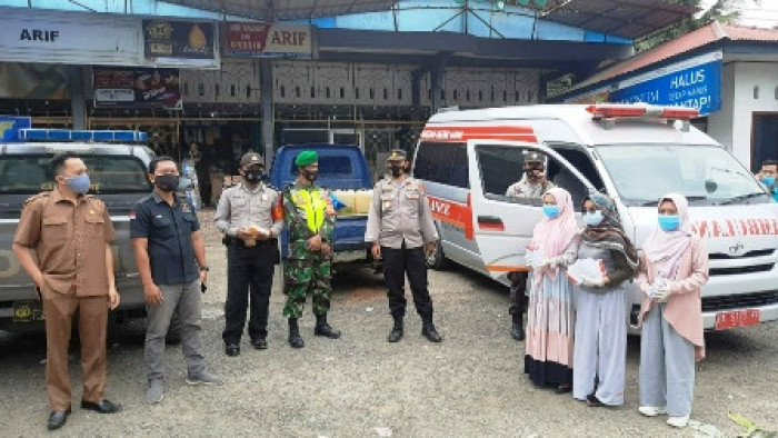 Giat personel Kodim 0310/SSD dalam mencegah penyebaran Covid-19 di masyarakat terus lakukan, bersinergi dengan institusi lain.