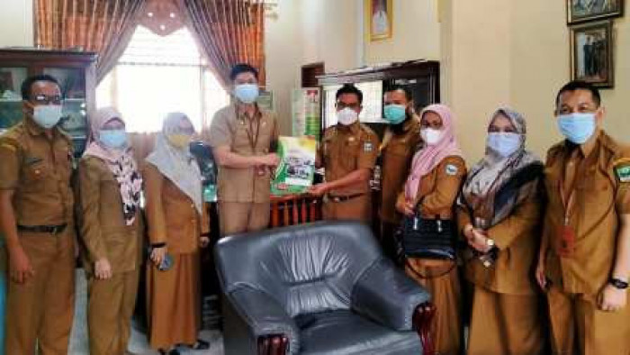 Inspektur Hendra Aswara pimpin langsung entry brifing audit kinerja pada Dinas Pertanian dan Ketahanan Pangan di Pariaman, Senin (7/6)