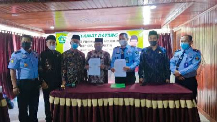 Kepala Lembaga Pembinaan (LP) Anak Tanjung Pati Kecamatan Harau, tekan nota kesepahaman dengan Kementerian Agama Kabupaten Lima Puluh Kota, Rabu (8/9/2021) di Gedung Pertemuan Objek Wisata Kampung Korea Harau