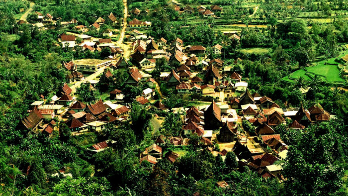 “Minangkabau Cultural Landscape” salah satu foto karya Edy Utama yang dipamerkan pada 28 Agustus-7 September 2021 di Galeri Taman Budaya Sumatra Barat